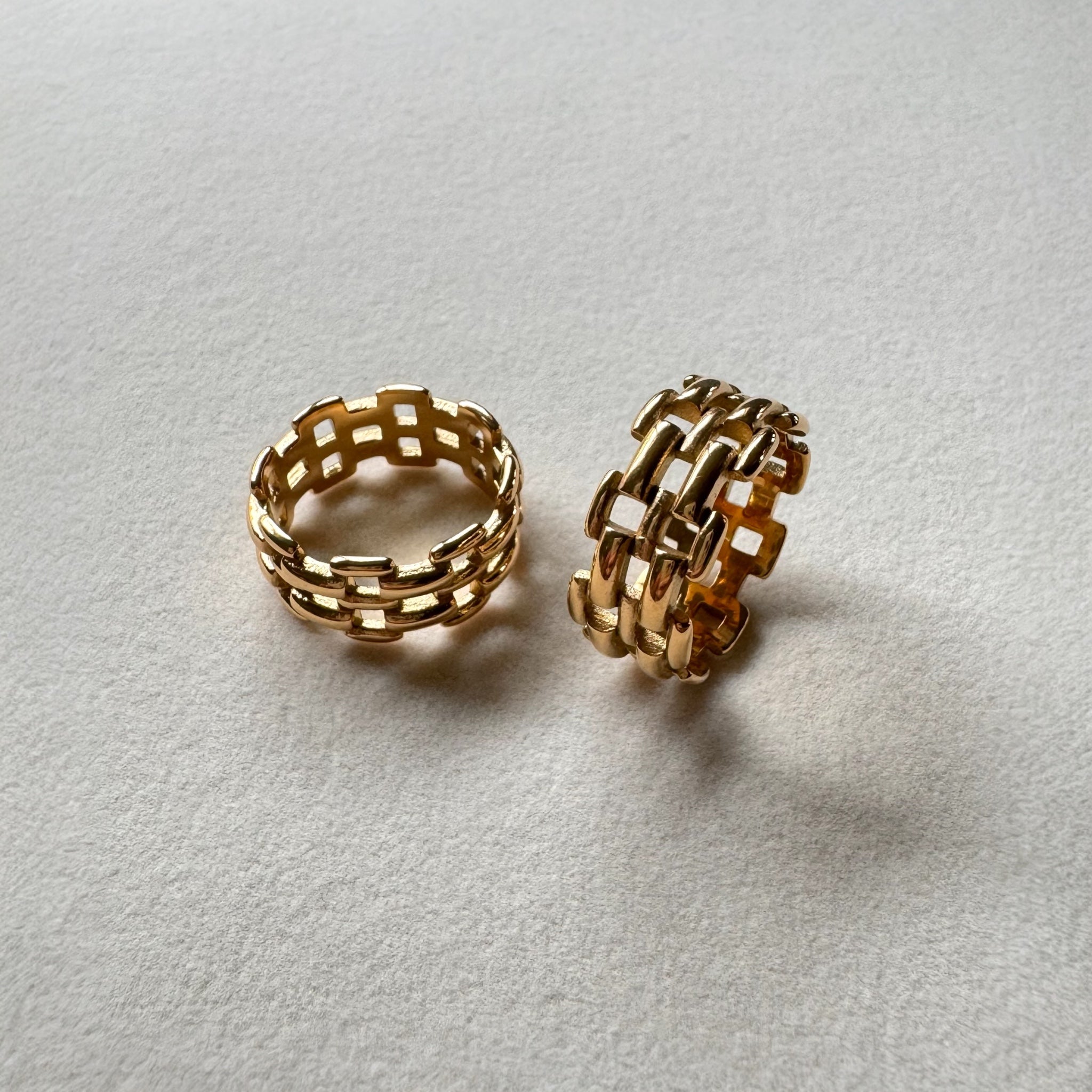 woven chain link ring cover photo 18k gold hypoallergenic trendy tarnish free side photo