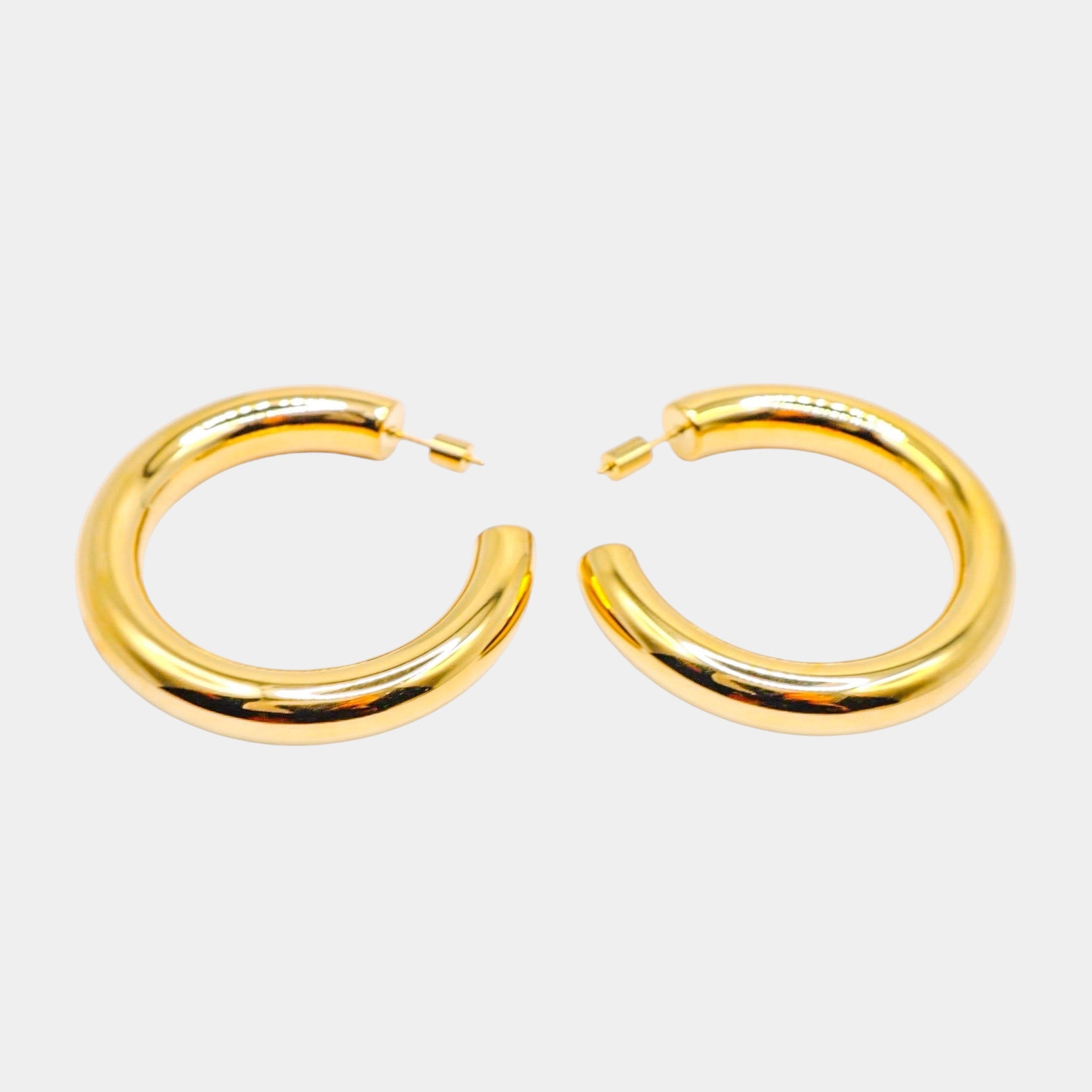 18 karat gold Eden large 5 cm gold hoops front photo