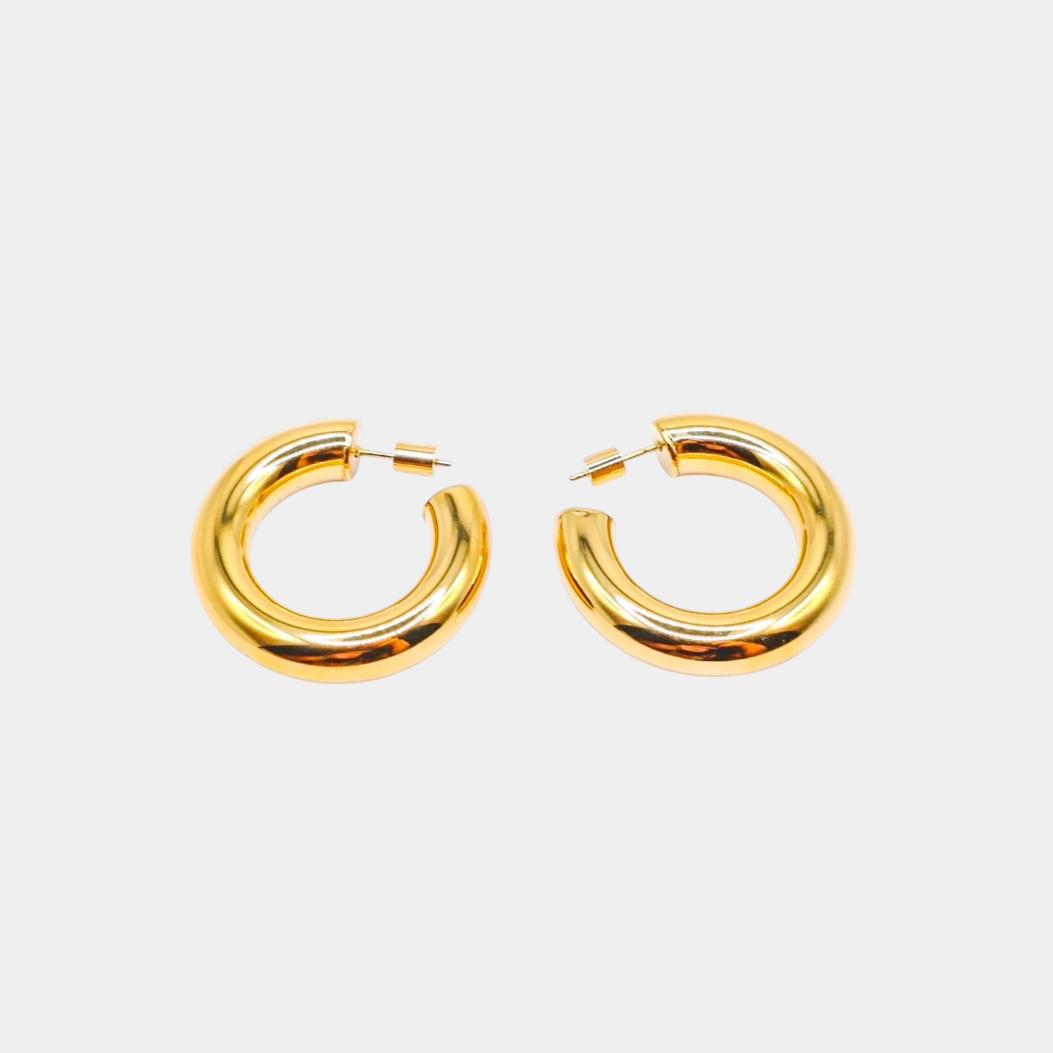 18 karat gold Eden medium 4cm gold hoops front photo